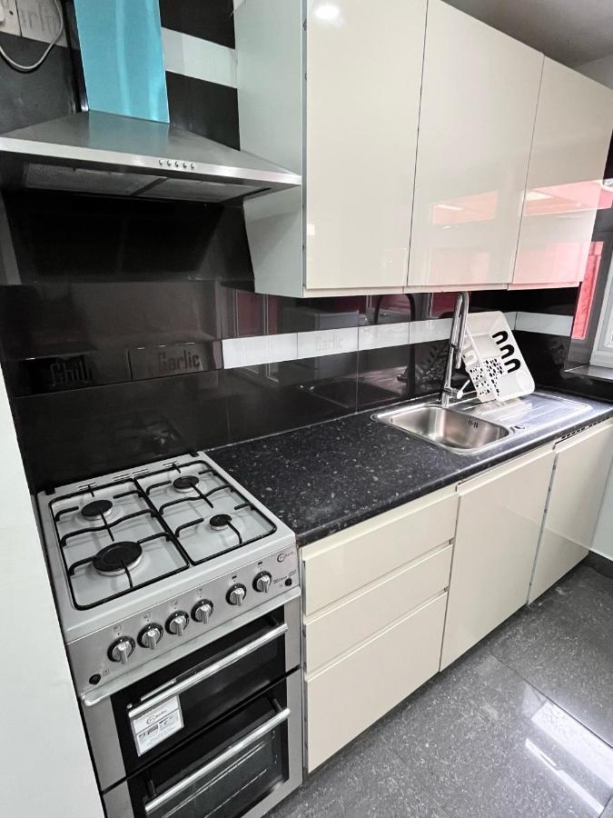 Full Studio Near Heathrow Airport & London Hayes  Exterior photo